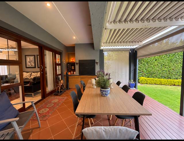 3 BEDROOM TOWNHOUSE FOR SALE IN MIDSTREAM ESTATE